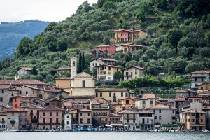 The town of Peschiera Maraglio on the island of Monte Isola Photo: Wolfgang Volz